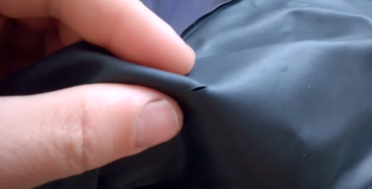 Дырка в надувном матрасе Intex Что делать если надувной матрас Intex порвался